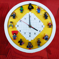 原创兼容乐高英雄人仔12寸挂钟墙面装饰DIY拼装圆形静音时钟表 黄色底12英雄人仔款(白框)