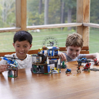 2020城市组系列重型直升机运输车飞机追捕兼容乐高积木玩具60183 山地te警总部