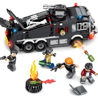 森宝兼容乐高拼装积木玩具 男孩立体拼插警察军事系列启蒙4-6-10-12-14岁儿童 维稳水炮车(配4人仔)102408