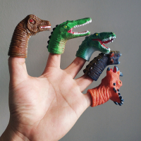 套手指玩偶 婴儿手指偶宝宝动物手偶互动玩具幼儿园手指故事玩偶教具 恐龙A组(软胶)