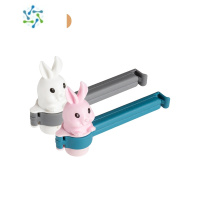 三维工匠出料嘴封口夹厨房调味料食品保鲜防潮夹零食塑料袋奶粉兔子密封夹 蓝粉+灰白 各1个