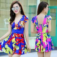 中年泳衣女连体裙式平角遮肚显瘦中老年保守泡温泉大码妈妈游泳衣