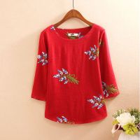 纯棉夏季中老年女式民族风七分袖刺绣花短袖上衣大码T恤宽松小衫