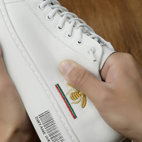 公牛世家男鞋春季2022新款潮鞋百搭鞋子男士休闲板鞋小蜜蜂小白鞋