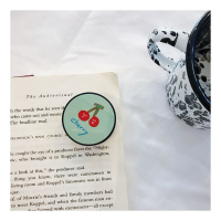 火豹卡通可爱花朵懒人指环支架刷剧桌面看电视折叠伸缩随身防摔个性创意新款情侣男女款苹果手机配件支架 一个樱桃手机座