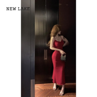 NEW LAKE连衣裙女性感御姐风复古红色设计感新款修身吊带鱼尾包臀长裙