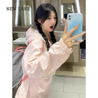 NEW LAKE仙粉色连帽防晒冲锋衣外套女夏季新款休闲防风工装夹克登山服女