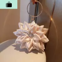 ins仙女包甜美百搭花瓣包晚宴包女手包立体花朵斜挎包水钻手环包NEW LAKE女斜挎包