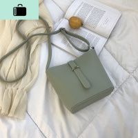 港风森系小包包女包新款2020韩版潮简约百搭斜挎包时尚单肩水桶包NEW LAKE女斜挎包