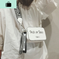 2020新款ins超火小包包女斜挎学生小方包单肩包韩版新款百搭森系NEW LAKE女士单肩包