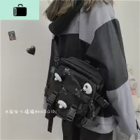 日系原宿暗黑风工装百搭机能学生两用斜挎包韩版港风小熊双肩包女NEW LAKE女斜挎包