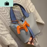 上新小包包女包2020新款潮韩版百搭斜挎包单肩时尚少女手提水桶包NEW LAKE女斜挎包