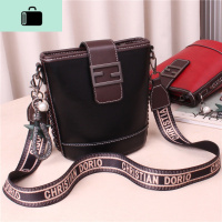 小包包女包2020新款网红流行ins百搭单肩斜挎包时尚高级感水桶包NEW LAKE女斜挎包