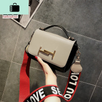 上新小包包2020新款潮网红女包宽带斜挎韩版单肩小方包百搭NEW LAKE女斜挎包