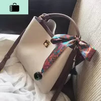 撞色水桶包女包2020新款高级感包包洋气大容量简约斜挎包单肩大包NEW LAKE女斜挎包