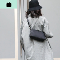 包包2020新款休闲百搭牛津布单肩斜挎时尚黑色复古网红ins腋下包NEW LAKE 黑色女士单肩包