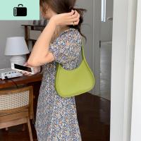 肥肥自制2020夏天新款潮法棍腋下包小众设计高级感韩国百搭单肩包NEW LAKE女士单肩包