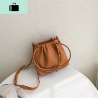 云朵包包女2020新款潮小水桶包小众设计百搭手提包ins单肩包NEW LAKE女士单肩包