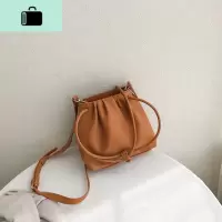 云朵包包女2020新款潮小水桶包小众设计百搭手提包ins单肩包NEW LAKE女士单肩包