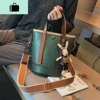 高级感包包洋气女包2020新款潮韩版百搭斜挎包复古时尚手提水桶包NEW LAKE女斜挎包
