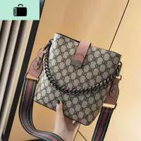 链条包包女2020新款潮韩版印花百搭斜挎包ins时尚洋气宽带水桶包NEW LAKE女斜挎包