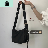 小众暗黑辣妹单品~美式朋克风复古金属扣酷酷斜挎腋下包包女NEW LAKE 黑色女士单肩包