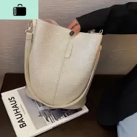 高级感大包包女洋气大容量斜挎包夏天百搭水桶包2020新款潮腋下包NEW LAKE女士单肩包