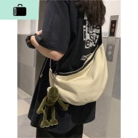 2020新款情侣日系韩版原宿风百搭单肩帆布斜挎包女小挎包男饺子包NEW LAKE女斜挎包