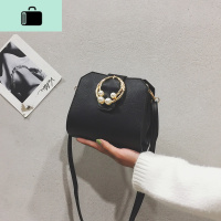 珍珠小包包女2020新款韩版百搭质感斜挎包chic港风复古贝壳单肩包NEW LAKE女斜挎包