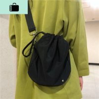 韩国ins原宿港风超火复古抽绳斜挎包百搭单肩包学生黑色小包包女NEW LAKE 黑色女斜挎包