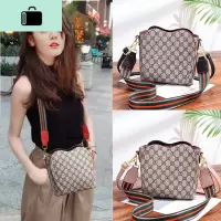 网红包包女2020新款春季爱心形简约斜挎包单肩包韩版洋气质感insNEW LAKE女斜挎包