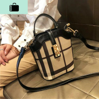 包包女2020夏季新款斜挎包简约时尚手提单肩包个性锁扣水桶包小包NEW LAKE女斜挎包