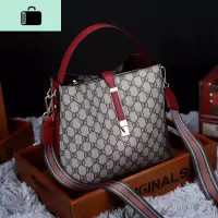 水桶包包2020新款潮凯狄欧皮宽肩带单肩手提女包复古百搭斜挎包NEW LAKE女斜挎包