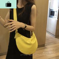 饺子包女斜挎韩版简约纯色单肩包2019宽肩带拉链PU网红月牙包秋NEW LAKE 黑色女斜挎包