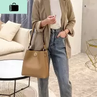 女包2020新款时尚百搭高级感大容量单肩手提宽肩带斜挎水桶女包NEW LAKE女斜挎包