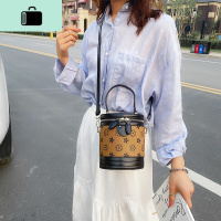韩版新款ins港风超火包个性手提水桶包女包百搭单肩斜跨小包NEW LAKE女斜挎包