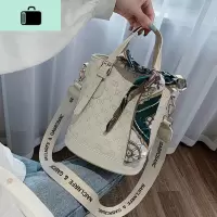 包包女包2020新款韩版百搭洋气斜挎包高级感时尚丝巾手提水桶包潮NEW LAKE女斜挎包