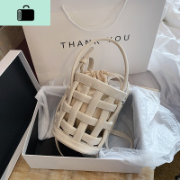 夏天小包包女包2020新款潮时尚编织单肩水桶包网红洋气独特斜挎包NEW LAKE女斜挎包