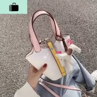 夏季小清新女士包包2020流行新款潮时尚百搭ins斜挎包网红水桶包NEW LAKE女斜挎包