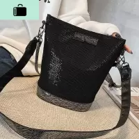 大包包女2020新款潮韩版网布亮片大容量水桶包宽带百搭单肩斜挎包NEW LAKE女斜挎包