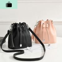 学生百搭流行高级感单肩斜挎大容量水桶包包女包新款2020时尚网红NEW LAKE女斜挎包