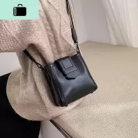 春夏chic休闲洋气包包女2020新款韩版时尚气质百搭单肩斜挎水桶包NEW LAKE女斜挎包