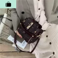 高级感洋气包包女2020新款潮韩版百搭斜挎包时尚撞色单肩包水桶包NEW LAKE女斜挎包