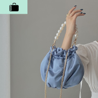 2020春夏新款蓝色丝绸珍珠手提包凹造型褶皱链条云朵包单肩斜挎包NEW LAKE 雾霾蓝