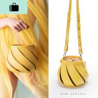 小众设计包包2020夏新款潮灯笼包简约时尚曲线镂空手提水桶包NEW LAKE 黄色女斜挎包