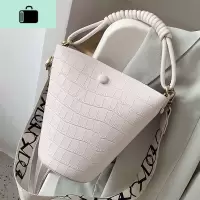 夏季手提水桶包包女2020新款潮韩版宽肩带斜挎包百搭ins时尚单肩NEW LAKE女士单肩包
