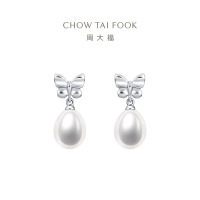 周大福蝴蝶结 925银镶珍珠耳钉生日礼物 AQ32612