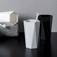 北欧简约漱口杯家用情侣洗漱杯套装塑料牙刷置物架旅行创意刷牙杯