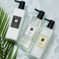【皇室高级香味】小苍兰香氛沐浴乳洗发水洗护浴三件套持久留香女 洗发水500+护发素500（送赠品）