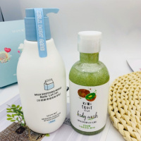 【正品授权】柠檬莓磨砂沐浴露 去角质嫩白亮肤磨砂膏 2瓶（奇异果味+牛奶身体乳300ml